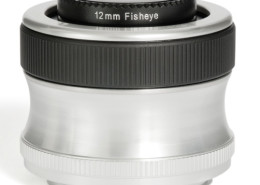 Dit Lensbaby fisheye objectief is te huur bij gebruik van onze fotostudio.